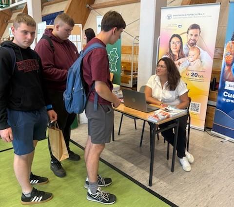 Okręgowy Inspektorat Pracy w Olsztynie na Targach Pracy i Edukacji w Giżycku i Piszu