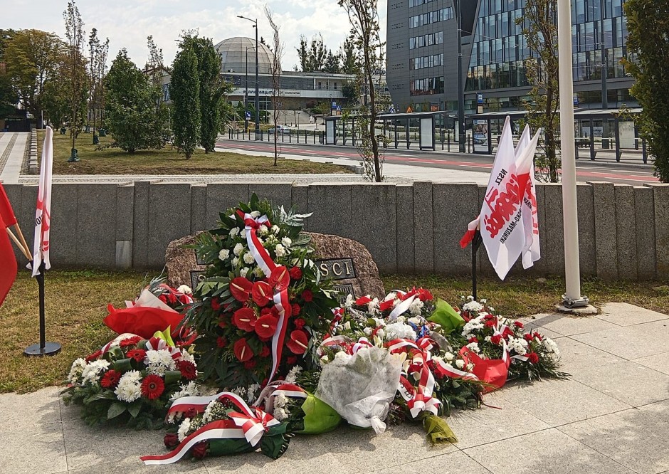 Pan Tomasz Kawałko, Zastępca Okręgowego Inspektora Pracy ds. Nadzoru w Olsztynie oraz inspektorzy pracy - Wojciech Fedorczuk oraz Piotr Smoliński