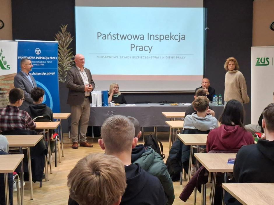 Bezpieczna praca w rolnictwie – edukacja młodzieży z ZSCKR w Karolewie