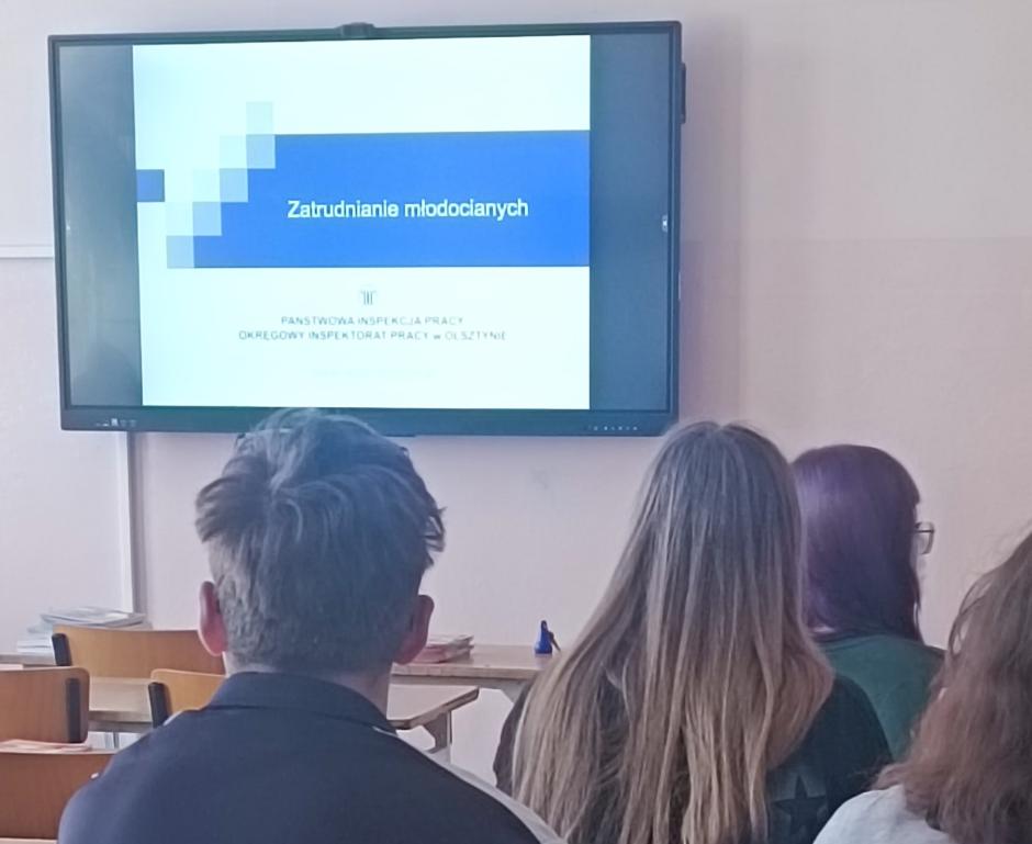 O prawach młodocianych pracowników – szkolenie dla uczniów w Bartoszycach